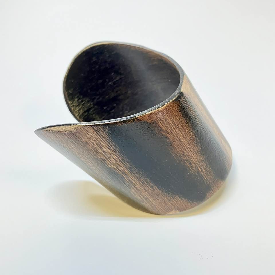 Eco Cuff.Black Distress