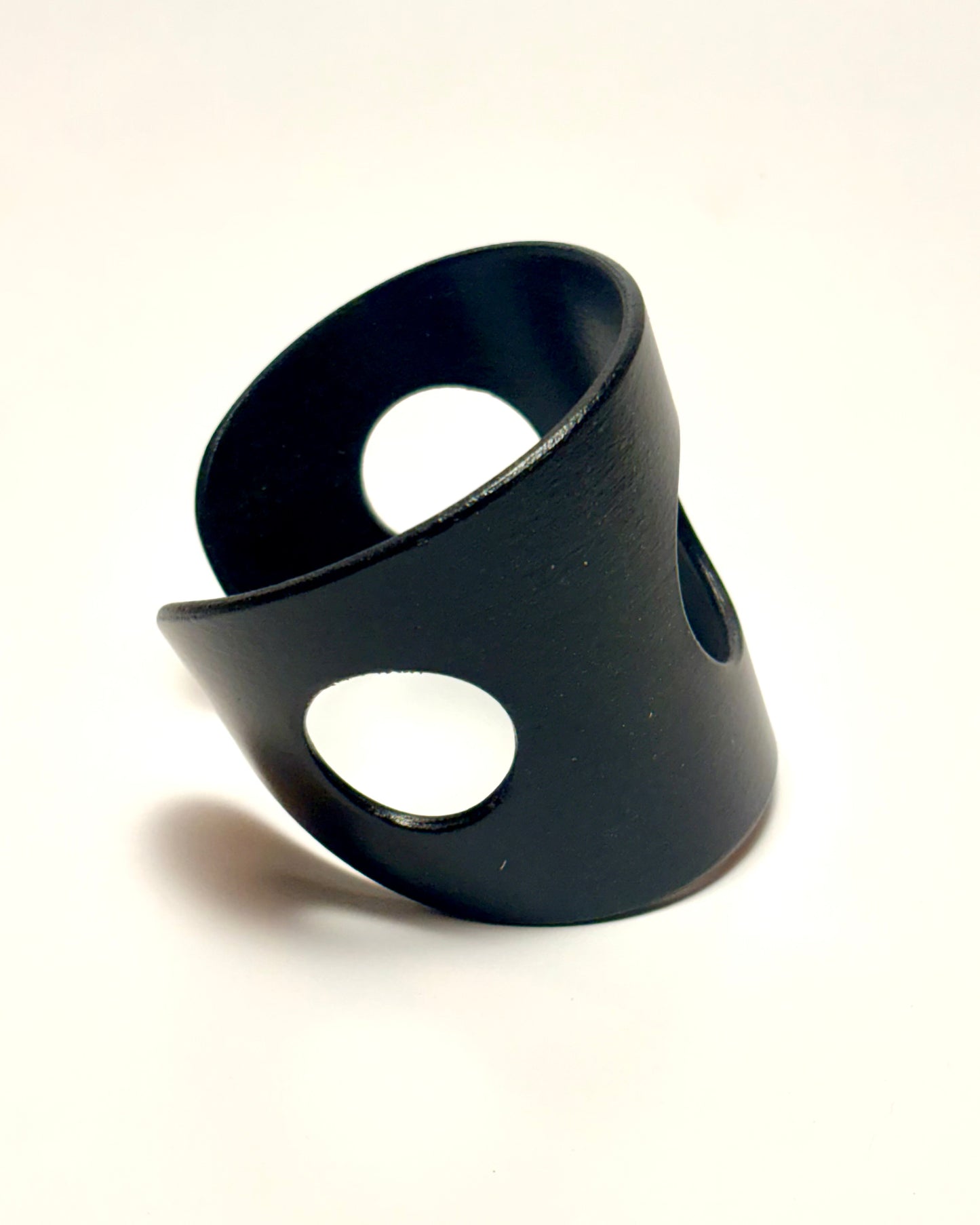 Eco Cuff . Black Tie