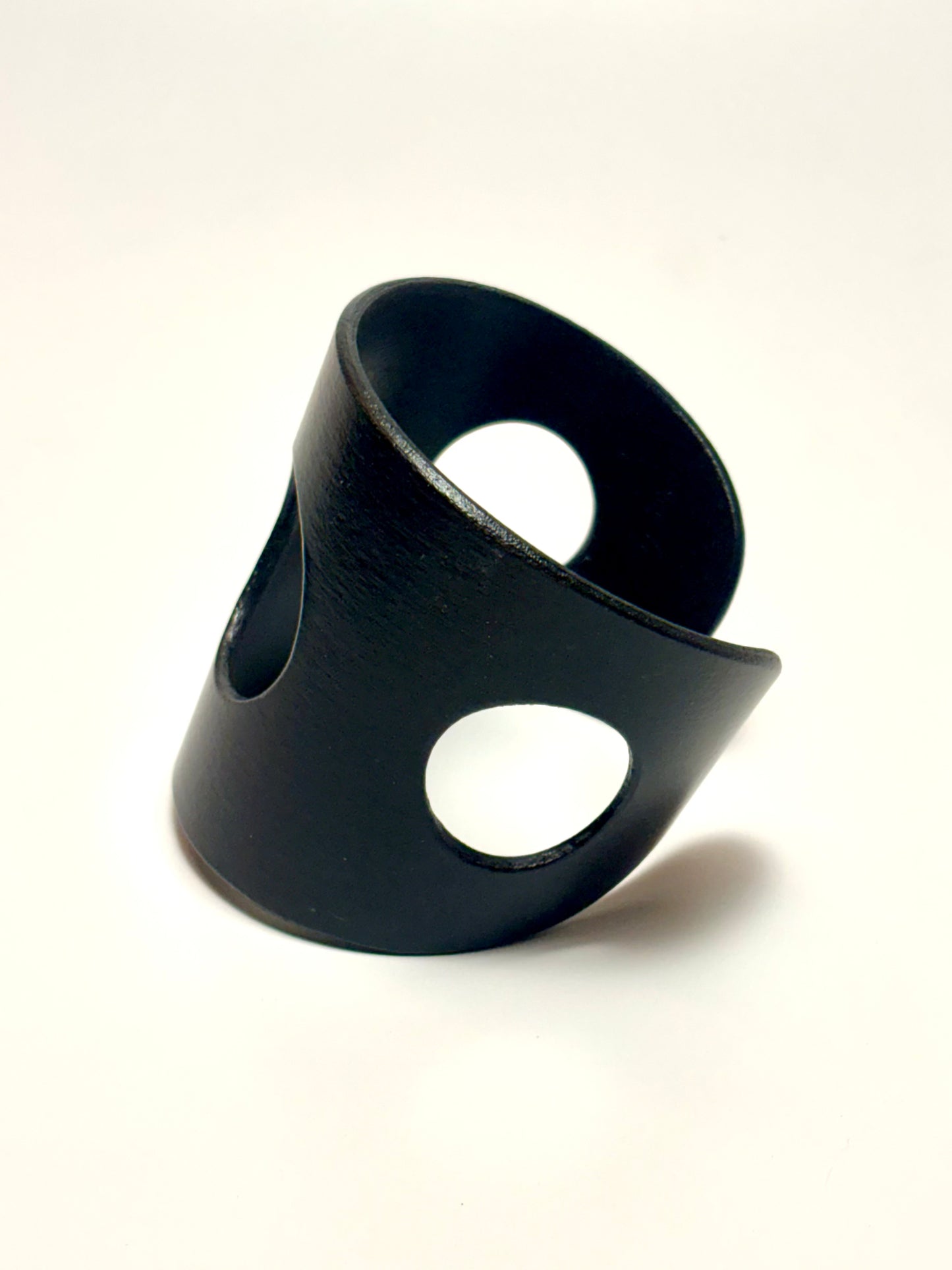 Eco Cuff . Black Tie